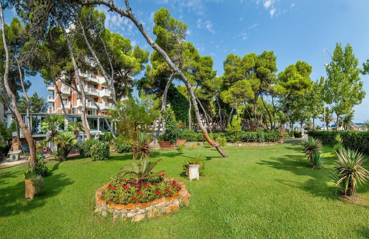 Hotel Atlantic Giulianova Eksteriør billede